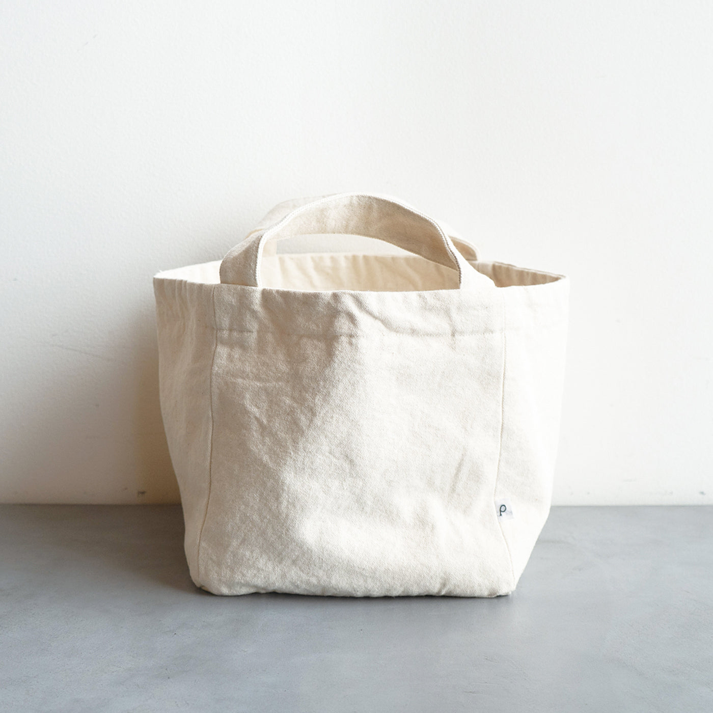 pouto(ポウト)CANVAS CUBE TOTE SMALL - トートバッグ