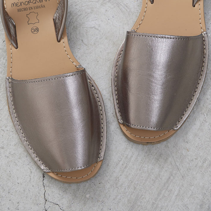 AVARCA MENORQUINA アバルカメノルクイナ］ Backstrap Flat