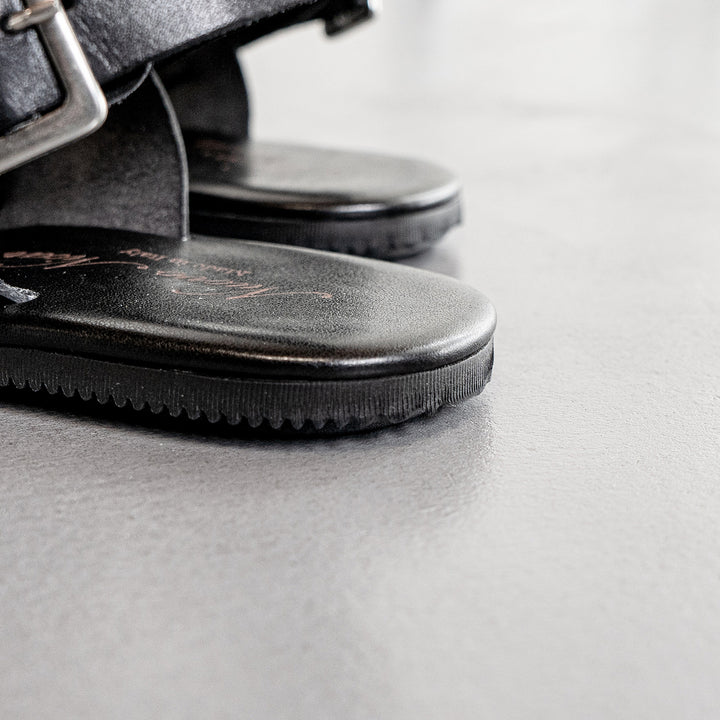 Nuovo Nicar ヌオヴォニカール］ Back Strap Sandal バック